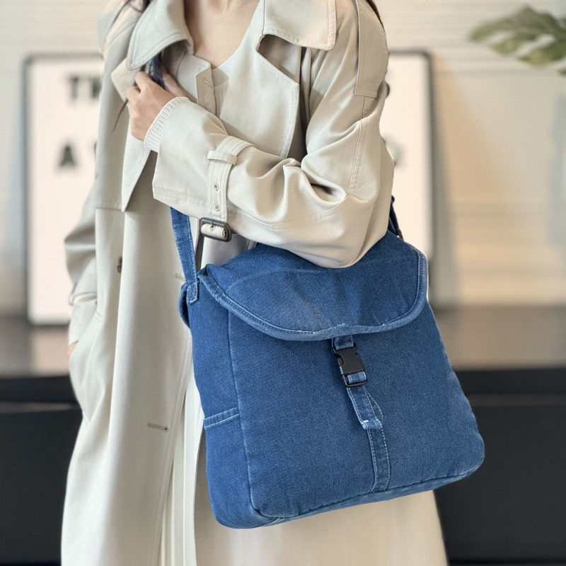 Japanese casual denim canvas backpack, large-capacity casual single-shoulder bag for women, 2025 new style fashionable travel crossbody bag for women full figure