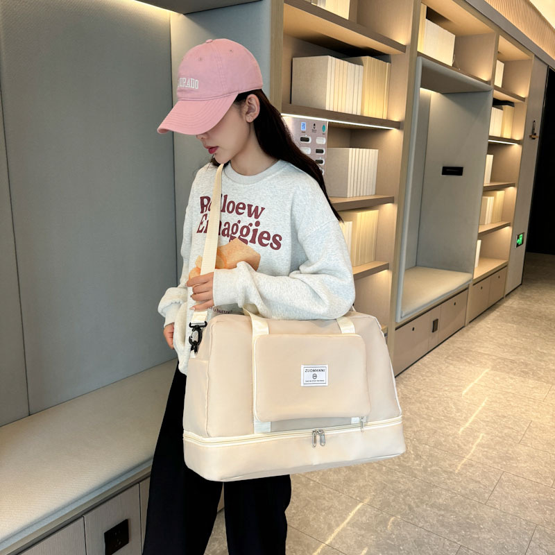 Foldable travel bag, casual bag, foldable hand-held yoga, swimming and fitness bag, women's short trip boarding sports bag Application Scenario