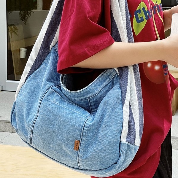 Versatile, casual, retro denim tote bag for women, 2024 new commuter underarm bag, shoulder bag, denim bag full figure