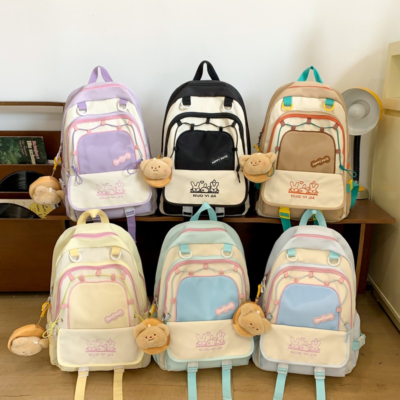 Cross-border color-blocking backpacks for junior and senior high school students are cute and fresh. Lightweight and large-capacity schoolbags for college girls Application Scenario