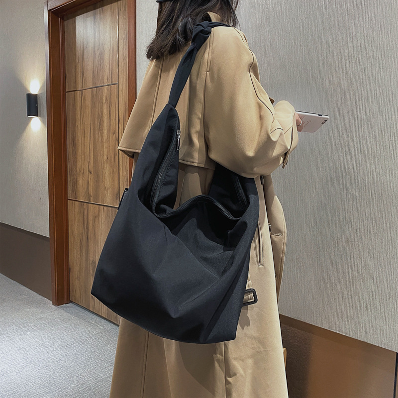 Jiaozi Bao Women's Bag 2021 New Fashionable, casual and laid-back style tote bag, trendy, ins and stylish, large-capacity single-shoulder bag full figure