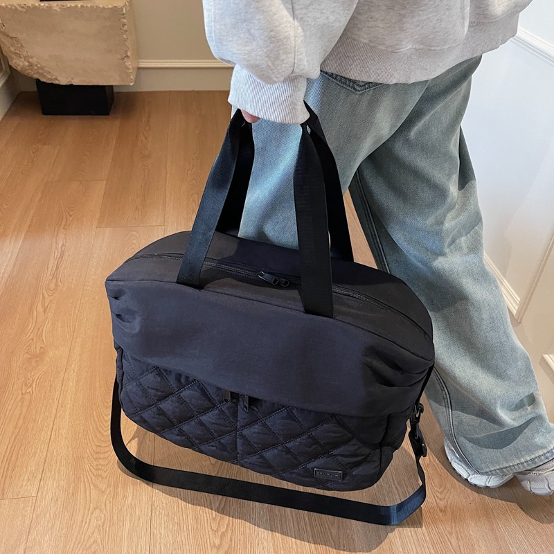 New large-capacity Korean-style hand-held travel bag, fashionable luggage storage bag, lightweight and versatile, men's and women's sports and fitness bag details Picture