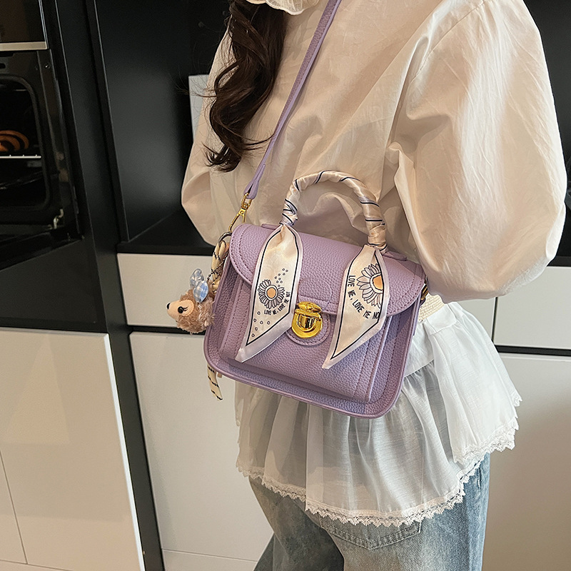 2025 New high-end texture retro versatile hand-held small square bag for women, fashionable and trendy versatile single-shoulder crossbody bag details Picture