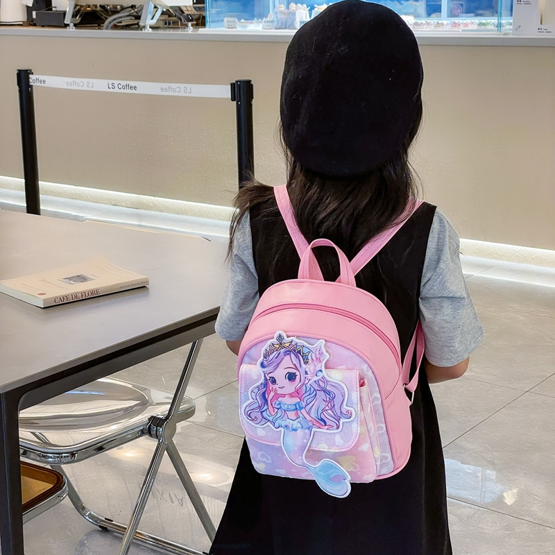 The new children's schoolbag for the kindergarten is stylish and sweet. It features a Japanese-style Kuromi Meletti cartoon children's backpack Specification drawing
