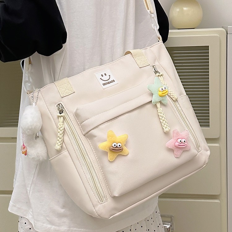A versatile and casual fabric bag with a star-shaped design, lightweight and waterproof single-shoulder bag, and a crossbody bag for classes and shopping Specification drawing
