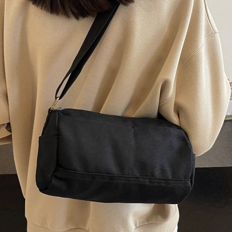 Fashionable new single-shoulder bag, lightweight and versatile bucket bag, solid color large-capacity women's single-shoulder bag, casual crossbody bag full figure