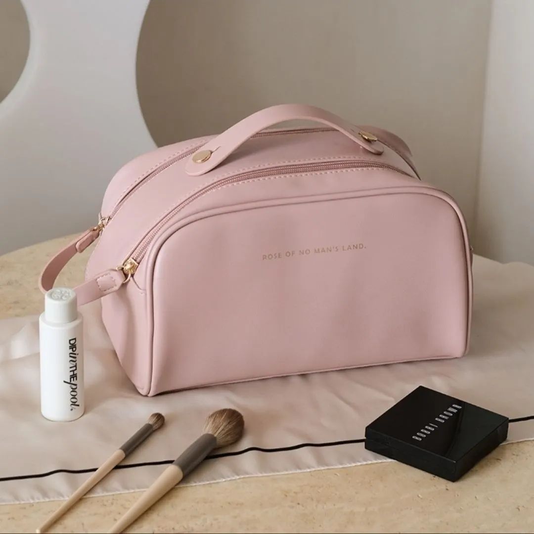 Large-capacity, high-end, double-zipper hand-held cosmetic storage bag, travel portable skincare and toiletries bag Application Scenario