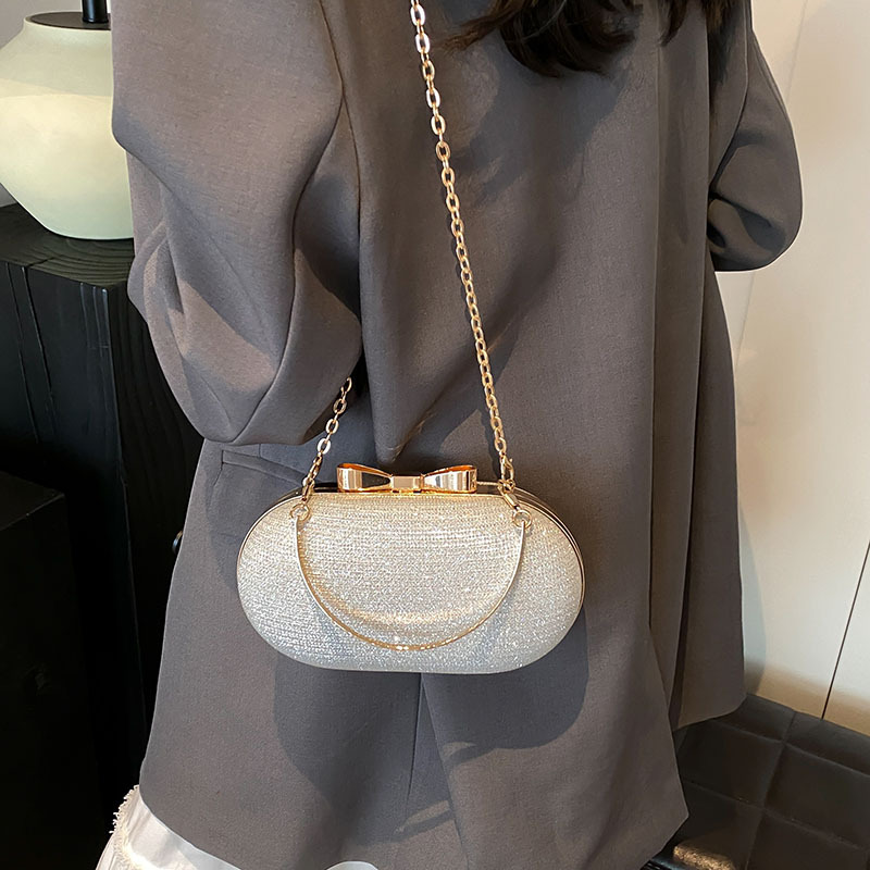 The 2024 new dinner bag is stylish, trendy, casual and fashionable. It's a unique chain single-shoulder crossbody bag for women Specification drawing