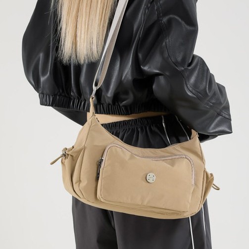 New sporty and lightweight women's bag, Japanese and Korean ins nylon texture casual large capacity, niche design single-shoulder crossbody bag details Picture