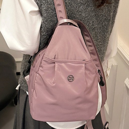 The new fashionable nylon fabric backpack for women is multi-purpose, lightweight and sturdy. It is a versatile and large-capacity commuting bag for going out Application Scenario