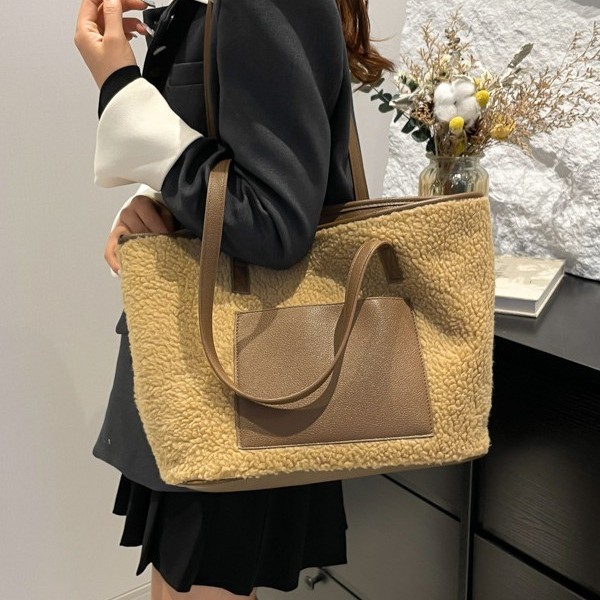 A new, fashionable, large-capacity, retro commuter plush patchwork single-shoulder bag for women's cross-border autumn and winter underarm tote Specification drawing