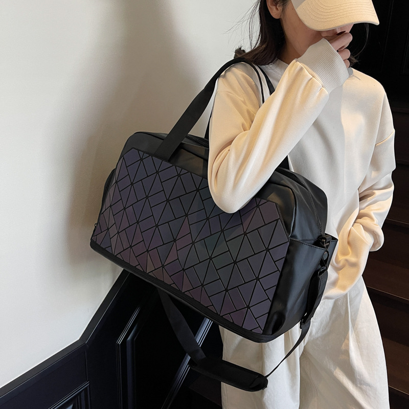 Korean version laser personalized travel bag, large-capacity dry and wet separation sports and fitness bag, unisex short-distance luggage bag Specification drawing