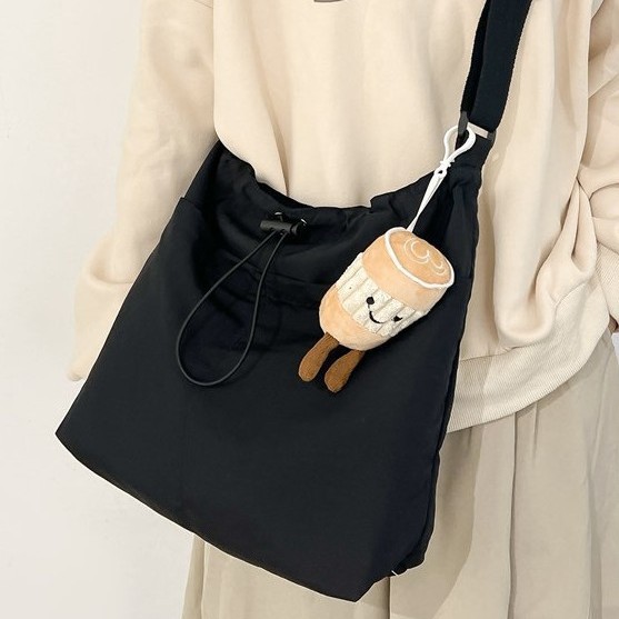 Casual large bag for women, 2024 new style, fashionable and beautiful single-shoulder bag, student large capacity tote bag, personalized crossbody bag Specification drawing