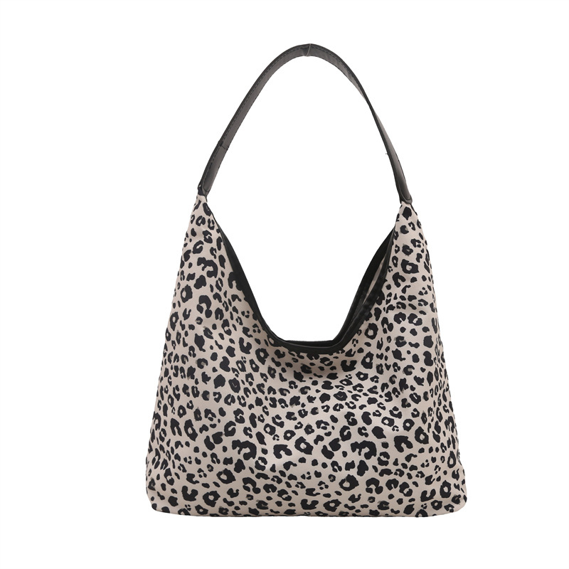 New 2024 simple and fashionable autumn and winter personalized design leopard print stylish large-capacity single-shoulder underarm tote bag for women Item Picture