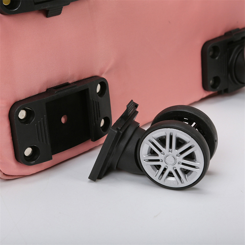 Universal wheel travel bag, light and portable luggage bag, storage bag, maternity bag, dry and wet separation, large-capacity fitness yoga bag Application Scenario