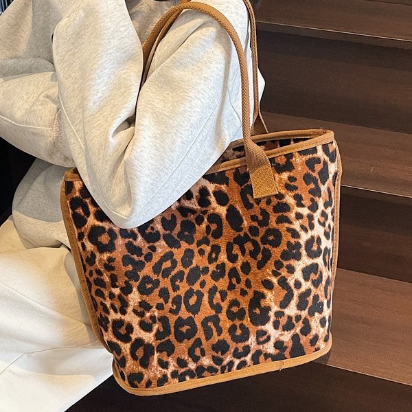 High-end texture leopard print canvas single-shoulder bag for women, Spring 2025, large-capacity tote bag, niche commuting underarm bag Specification drawing