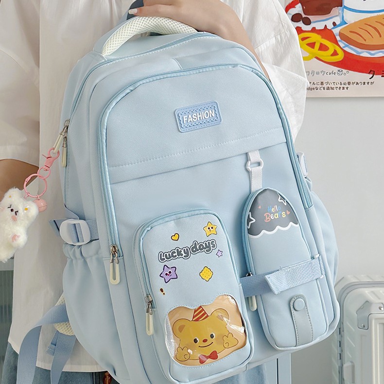 Wholesale of new high-appearancelevel large-capacity backpacks for girls in junior and senior high school college style, versatile travel backpacks Application Scenario