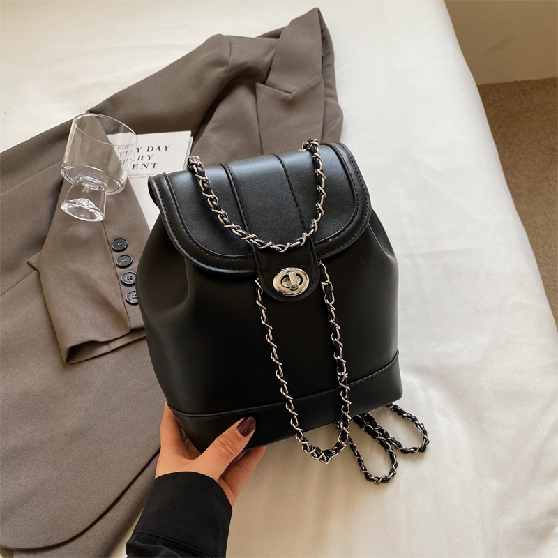 Korean school-style chain backpack for women, 2024 new style, fashionable and versatile schoolbag, portable small backpack for travel Specification drawing