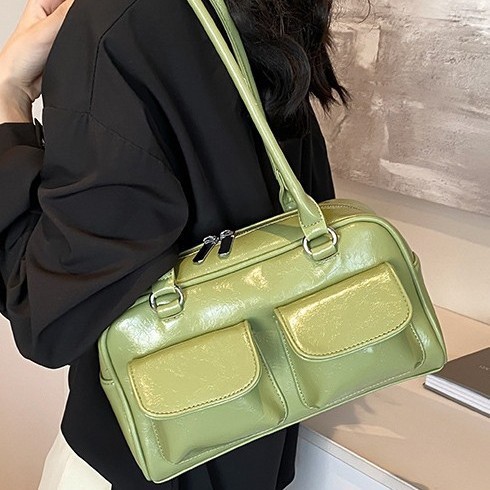 A high-end, stylish and niche silver bag for women, a new 2024 summer versatile large-capacity single-shoulder and underarm small square bag full figure