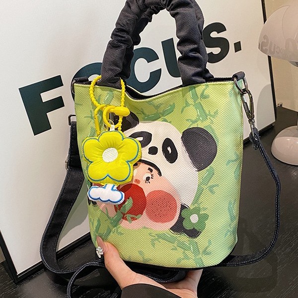 Funny and cute graffiti illustration bag, personalized casual bucket bag, large-capacity handbag, Japanese-style versatile crossbody bag full figure
