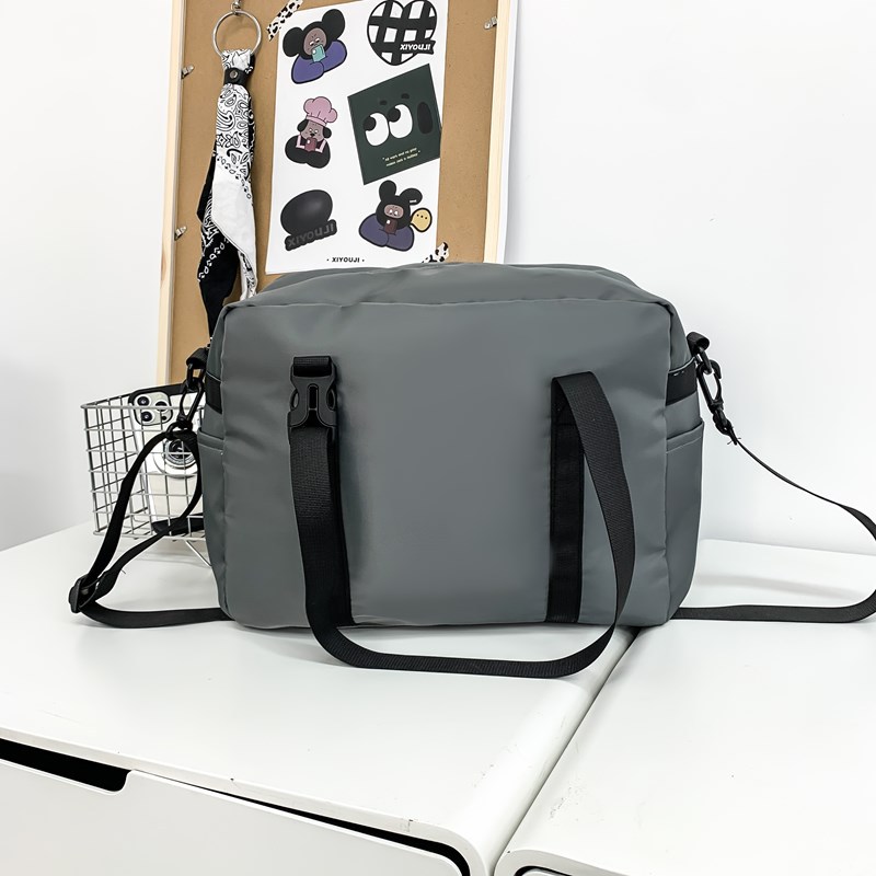 Short-distance travel bags, fashionable crossbody bags, men's outdoor sports trends, large-capacity tote bags, lightweight hand-held luggage bags Specification drawing