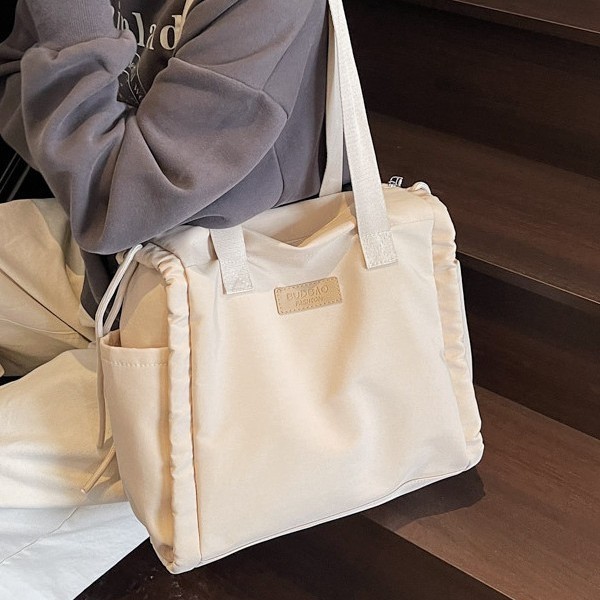 New women's bags, large-capacity canvas bags, student class eye-catching single-shoulder bags, commuting cloth bags, washbasin crossbody bags full figure