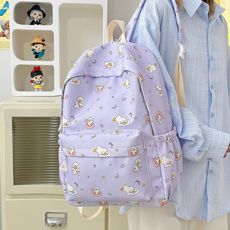 New Capibara graffiti schoolbag for primary and secondary school students, ins style, fashionable backpack for college students, trendy shoulder Application Scenario