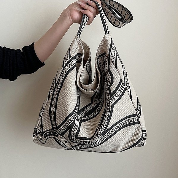 Spring and summer new design printed canvas tote bag for women, large-capacity casual and laid-back style single-shoulder bag, underarm bucket bag details Picture