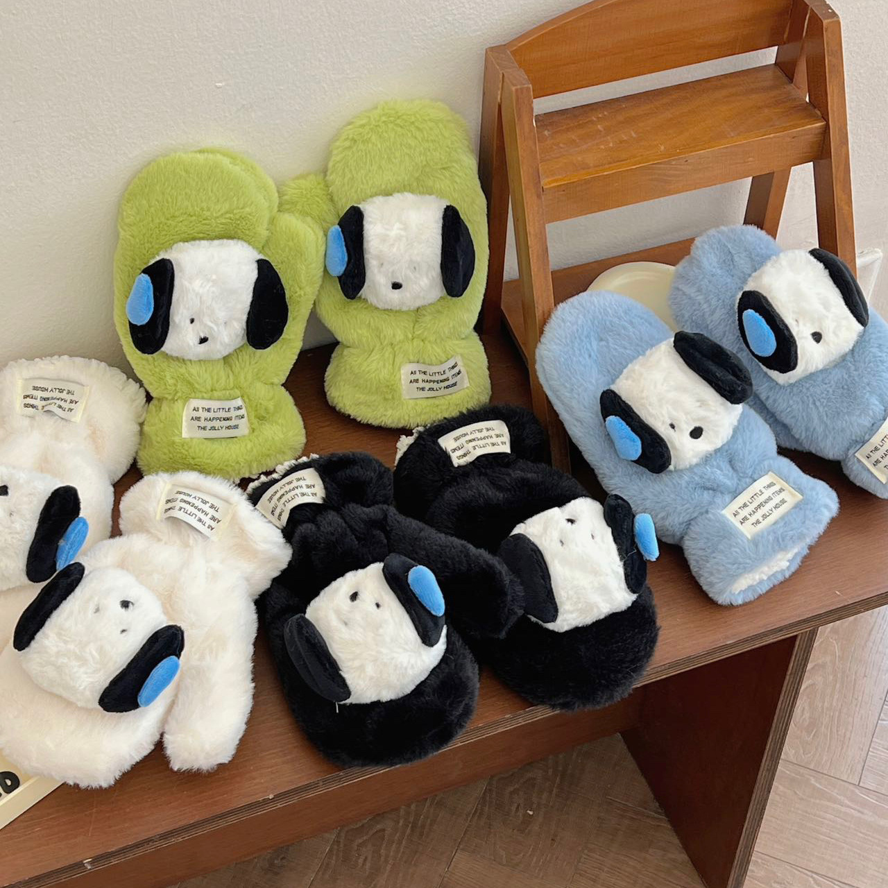 Three-dimensional sweating dog gloves, winter warmth, thickened plush, windproof finger gloves for student cycling, women can wear them around the neck full figure