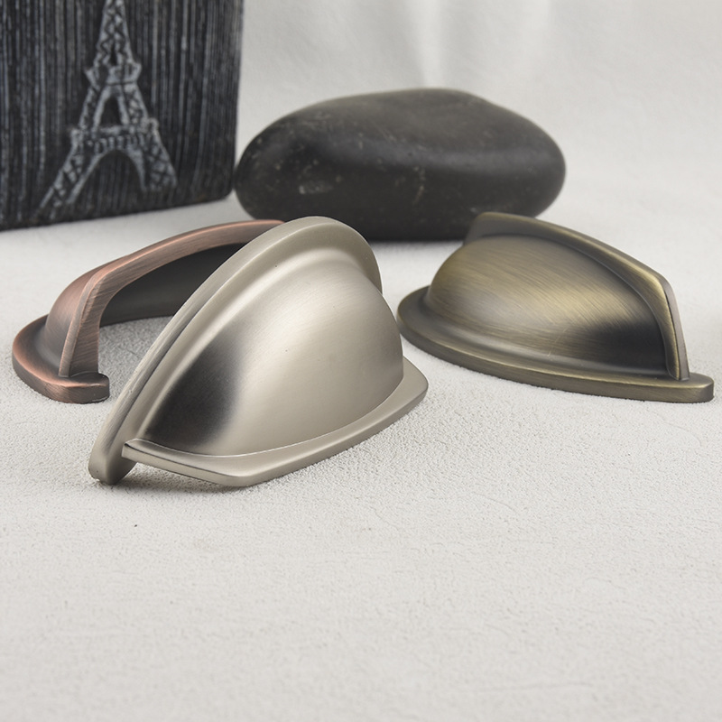 Black shell handle for wardrobe, light luxury Nordic American style antique medicine cabinet, new Chinese-style copper brushed semi-circular drawer handle Application Scenario