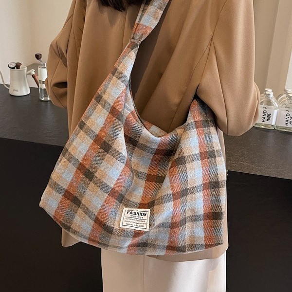 Cross-border autumn and winter retro large-capacity tote bag for women 2024 new style Versatile leopard print single-shoulder bag for commuting and school details Picture