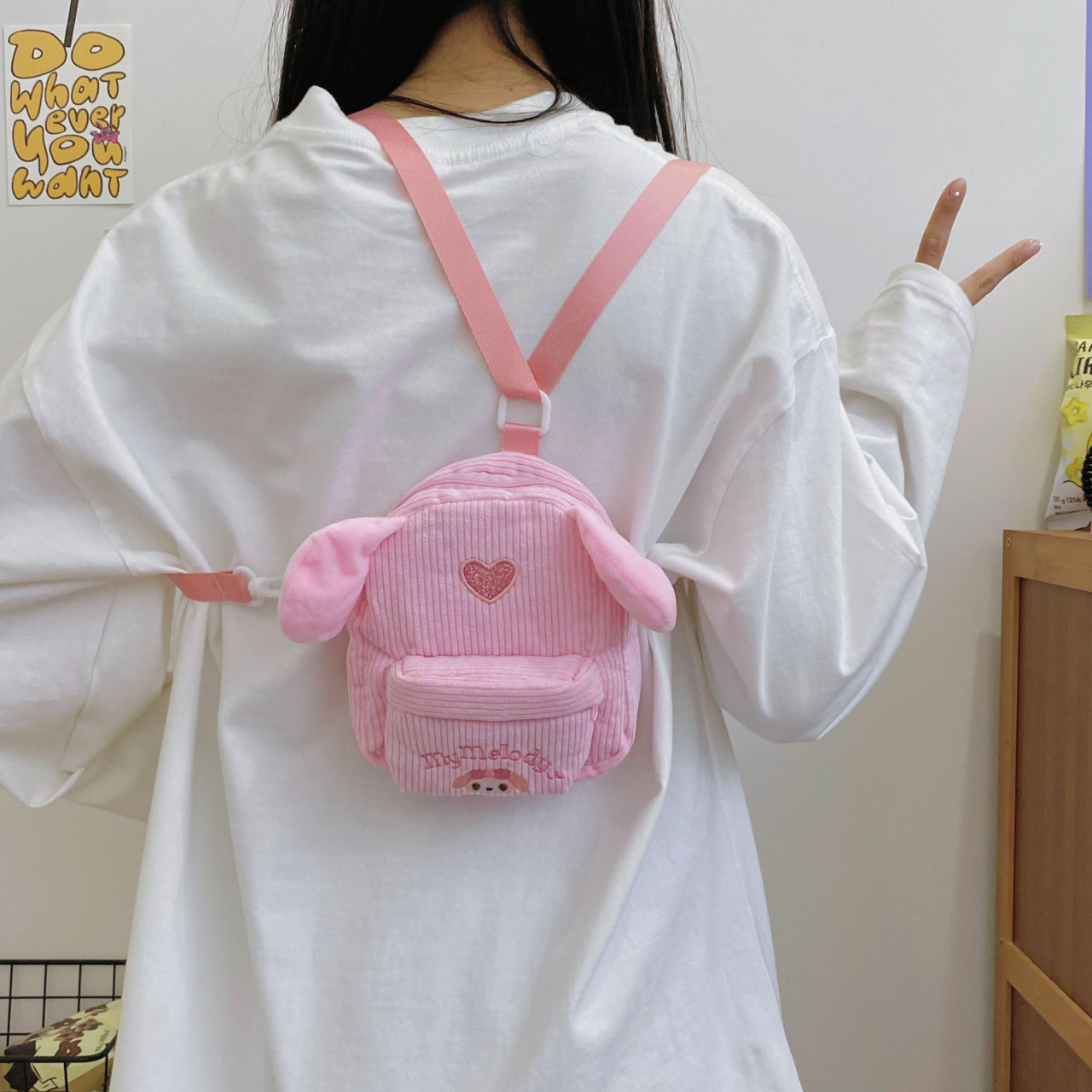 New cartoon personality corduroy mobile phone bag, girls' crossbody makeup bag, claw machine doll, coin purse manufacturer wholesale version Application Scenario