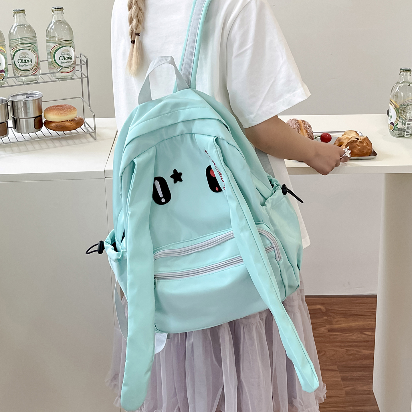 A cute Korean-style cartoon rabbit-ear backpack for girls, a unique and distinctive schoolbag, a new 2025 class bag full figure