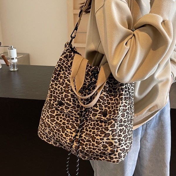 Cross-border leopard print canvas bag 2024 Autumn/Winter new Tote bag, high-end and large-capacity casual women's crossbody bag Specification drawing