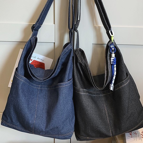 New denim canvas bag with a laid-back style for women, a retro Korean casual shopping bag, and a large-capacity single-shoulder bag for college classes details Picture