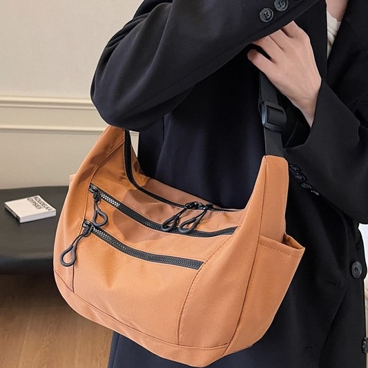 New large-capacity commuter single-shoulder bag, versatile class tote bag, lightweight and fashionable multi-pocket crossbody bag, school-style bag Specification drawing