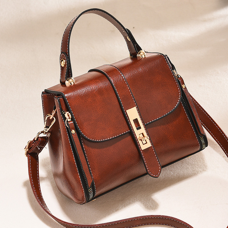 The 2022 new trendy summer fashion oil wax leather square bag for ladies, large capacity, retro single-shoulder crossbody bag Specification drawing