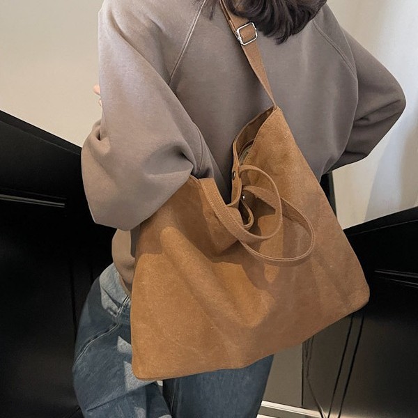 Solid-color Korean-style anti-theft single-shoulder bag, simple single-shoulder Korean-style versatile class bag, tote bag, casual and high-quality crossbody bag Application Scenario