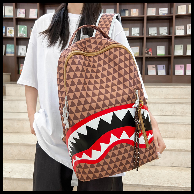 Men's niche fashion checkered shark bags, backpacks, student schoolbags, large-capacity street backpacks, travel bags wholesale Application Scenario
