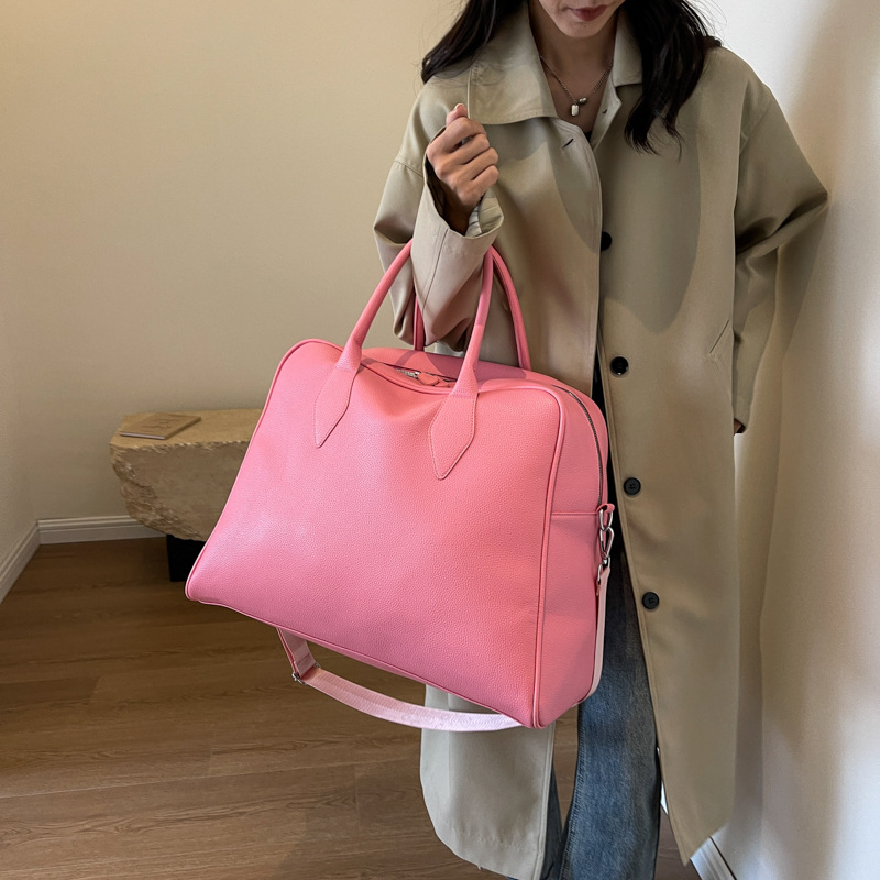 A new, fashionable and stylish solid-color Boston yoga fitness bag with a simple, large-capacity, lightweight and stylish Korean style full figure