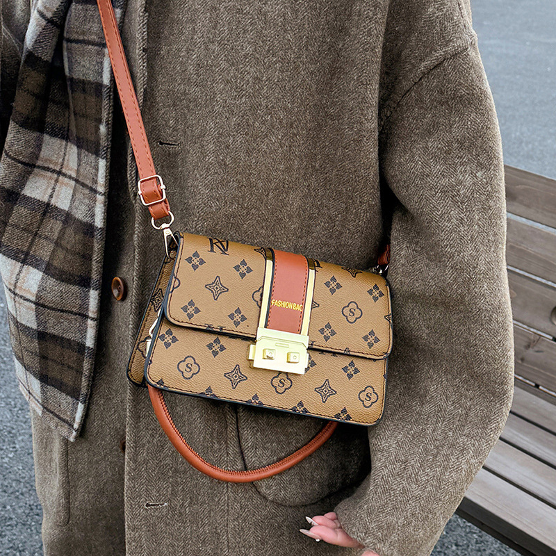 This stylish small bag is a new winter collection for 2024. It features a lockable underarm single-shoulder bag and a simple yet fashionable crossbody bag for women Application Scenario