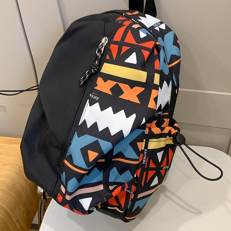 Graffiti comic fashion schoolbags for both boys and girls, backpacks for junior high school and college students, and men's and women's same style backpacks for leisure travel Specification drawing
