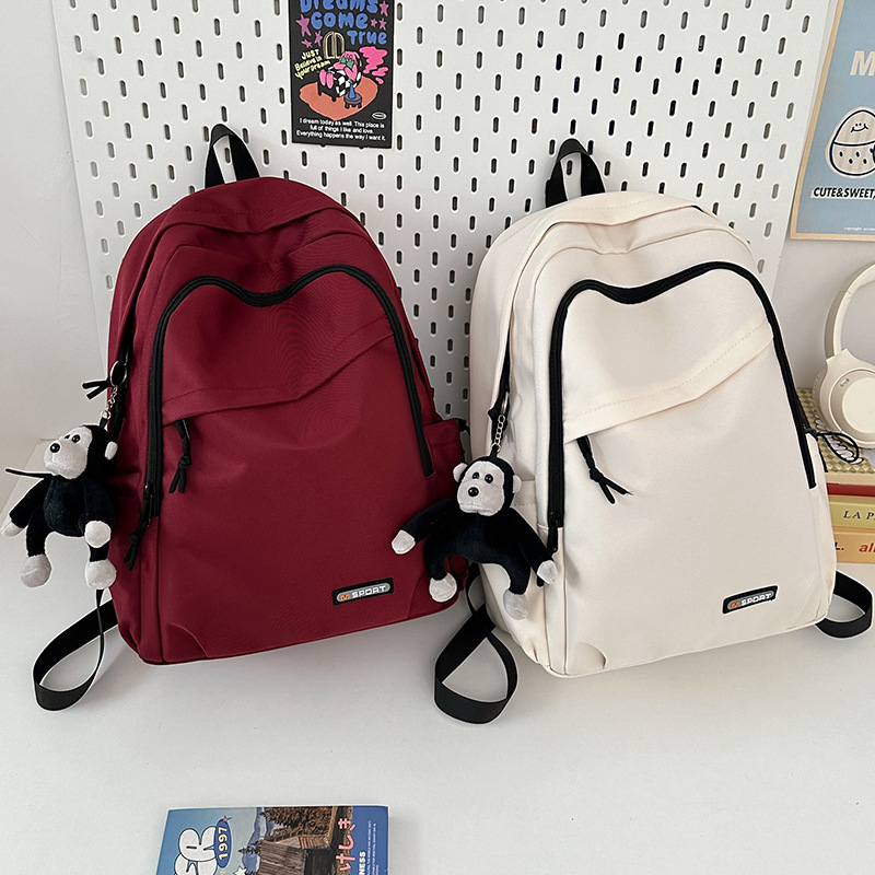 Backpack for girls' outdoor travel 2025 New model backpack for junior high school, senior high school and college students' travel, lightweight and large capacity full figure