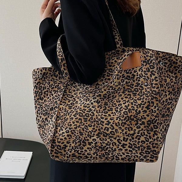 New 2024 women's bags: Leopard print tote bag, open twill bag, large capacity bag, shoulder bag, student tutorial bag, Mommy Application Scenario