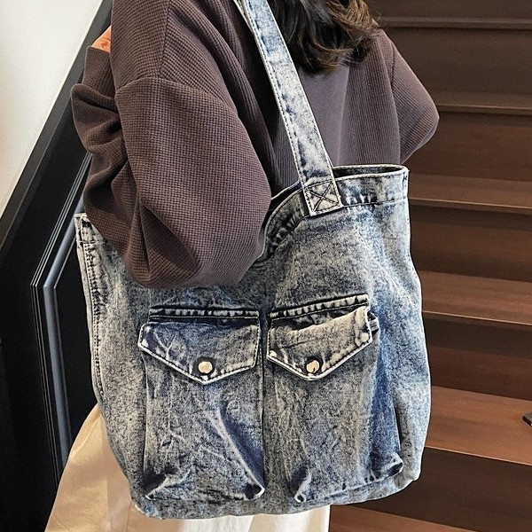 Denim crossbody bag for men, 2025 new style, cool and trendy student wear, large capacity, simple forest-themed casual single-shoulder bag for women full figure