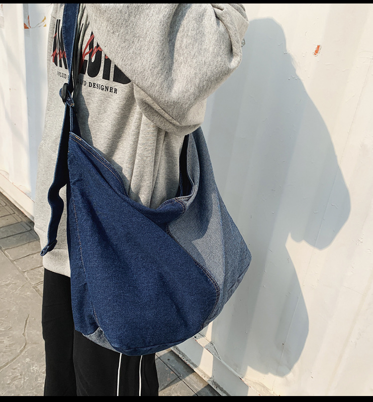 Washed denim canvas crossbody bag for women, retro, artistic and laid-back style, large-capacity color-blocked tote bag, casual student bag full figure