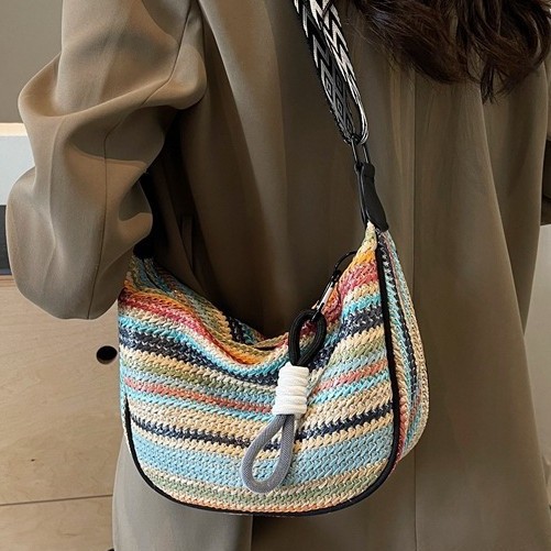 Rainbow Woven Bag Women's 2025 New Style, fashionable and fresh, crossbody dumpling bag, large capacity single-shoulder commuter bag full figure