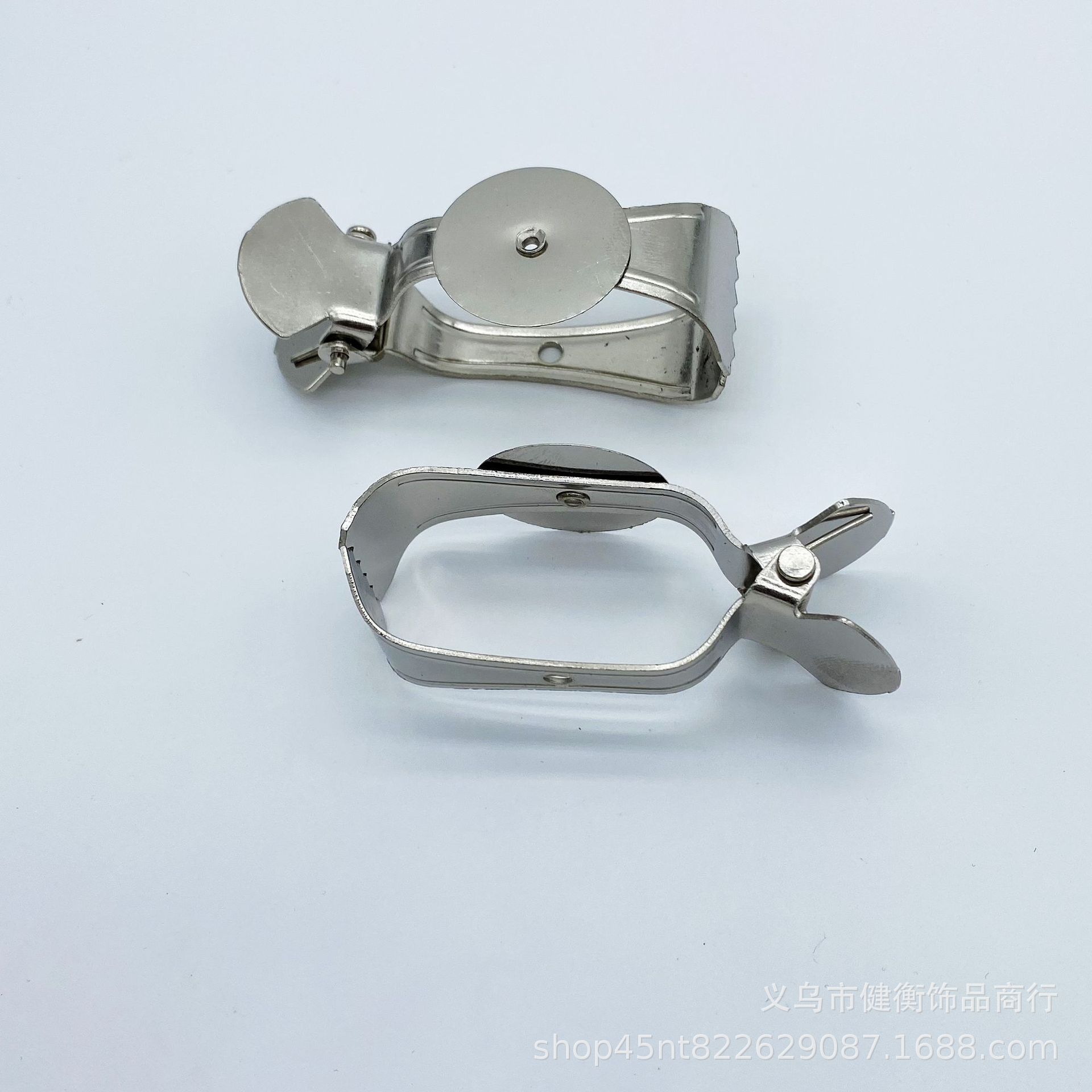 Self-produced and self-sold curtain clips. Large clip, curtain flower clip, large curtain clip, large curtain clip, toothed clip Application Scenario