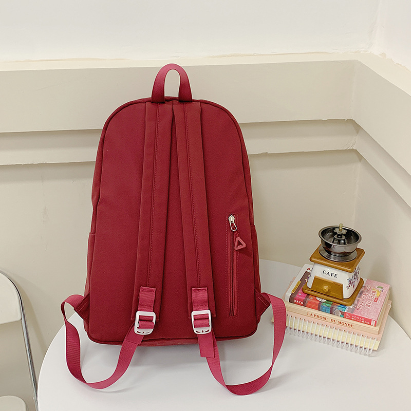 The new winter schoolbag is in the style of Harajuku for primary and secondary school birthdays, a fresh and light backpack, and a forest-themed college student travel backpack Specification drawing