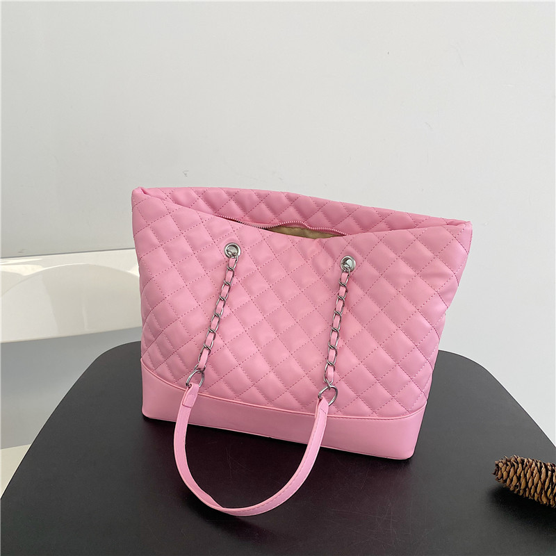 Large bag 2024 new style single-shoulder bag, large-capacity women's fashionable diamond-shaped chain tote bag, simple crossbody bag details Picture